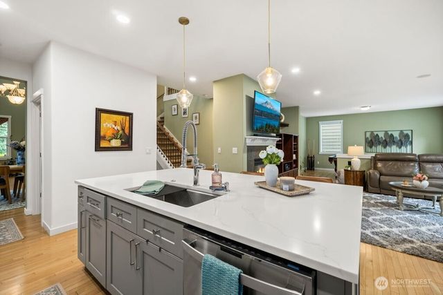 220 246th Court NE, Sammamish, WA 98074
