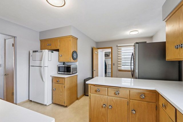 2833 S 72nd STREET, West Allis, WI 53219