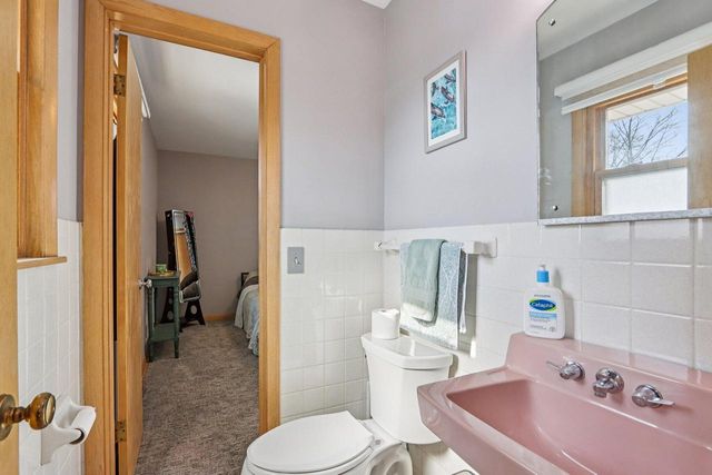 2833 S 72nd STREET, West Allis, WI 53219