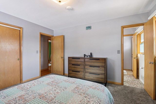 2833 S 72nd STREET, West Allis, WI 53219