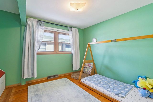 2833 S 72nd STREET, West Allis, WI 53219