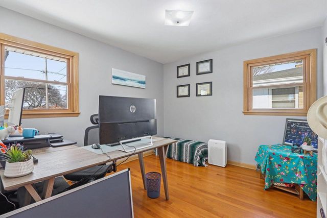 2833 S 72nd STREET, West Allis, WI 53219