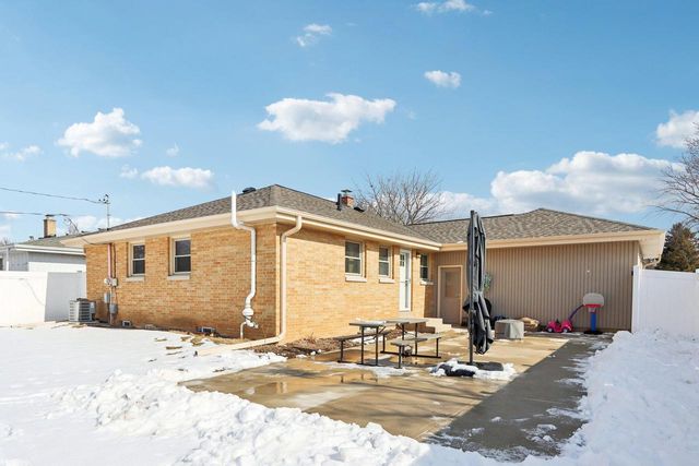 2833 S 72nd STREET, West Allis, WI 53219