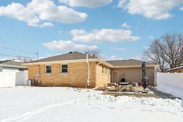 2833 S 72nd STREET, West Allis, WI 53219