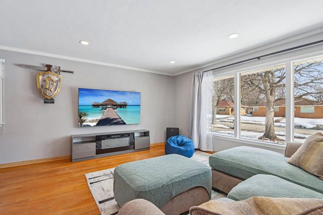 2833 S 72nd STREET, West Allis, WI 53219