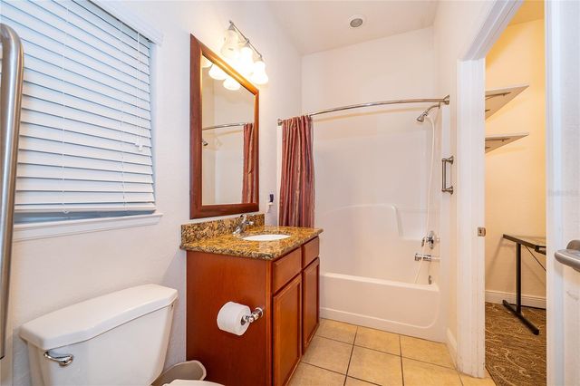 1075 DAVID WALKER DRIVE C-1, Tavares, FL 32778