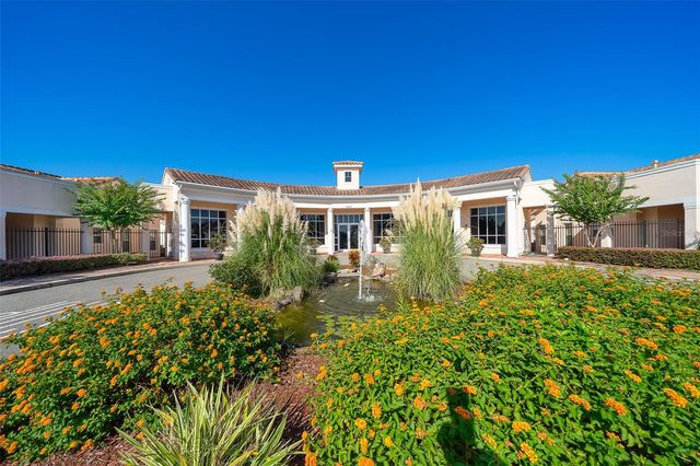 1075 DAVID WALKER DRIVE C-1, Tavares, FL 32778