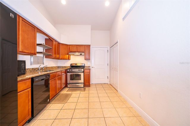 1075 DAVID WALKER DRIVE C-1, Tavares, FL 32778