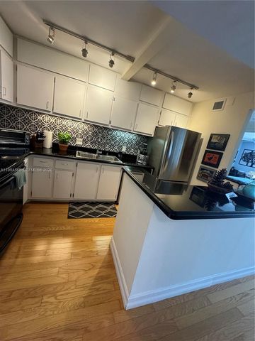 150 SE 25th Rd 11L, Miami, FL 33129