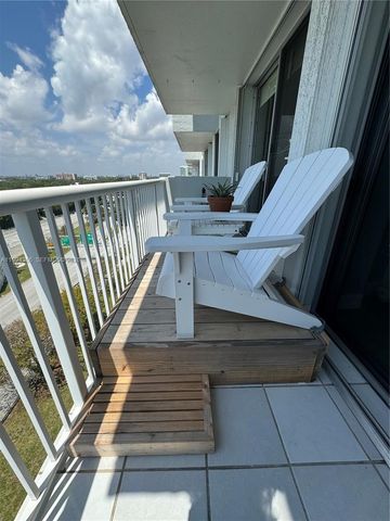 150 SE 25th Rd 11L, Miami, FL 33129