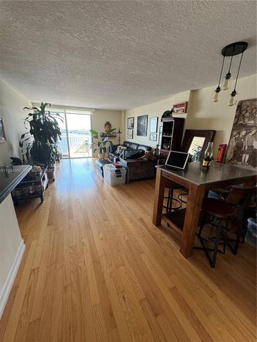 150 SE 25th Rd 11L, Miami, FL 33129