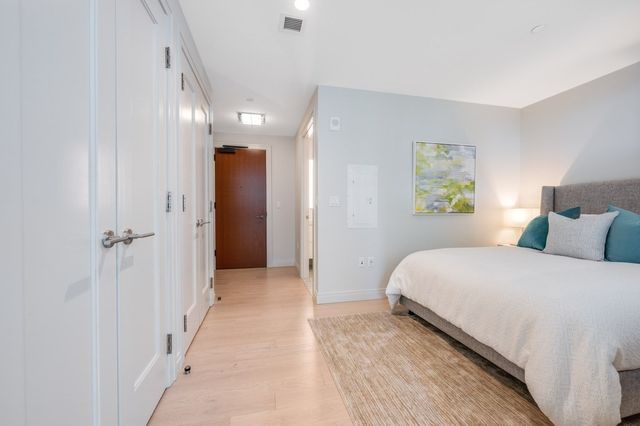 135 Seaport Blvd 1712, Boston, MA 02210