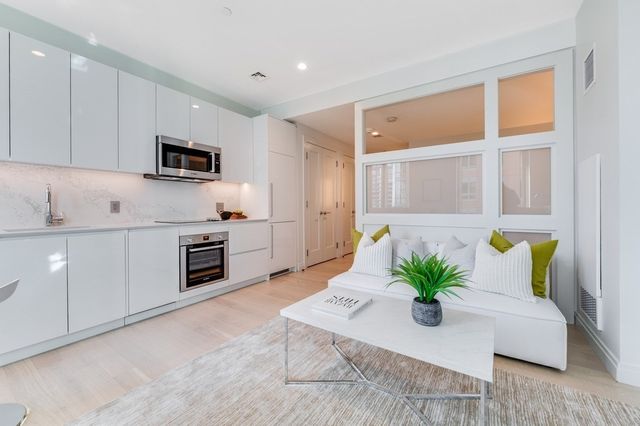 135 Seaport Blvd 1712, Boston, MA 02210