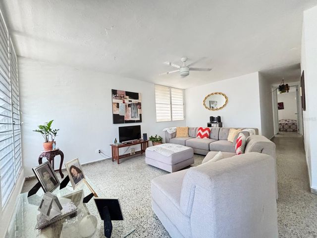 510 510 205-12, Carolina, PR 00985