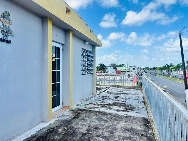 510 510 205-12, Carolina, PR 00985
