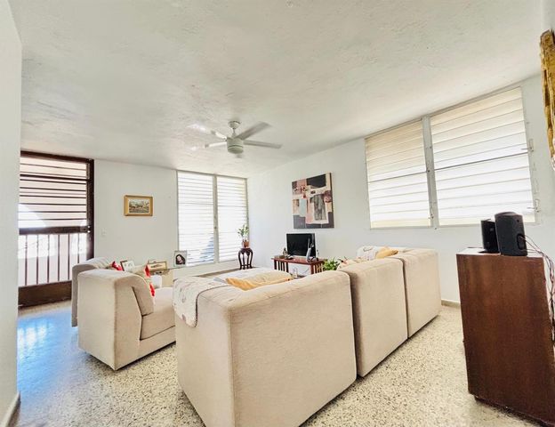 510 510 205-12, Carolina, PR 00985