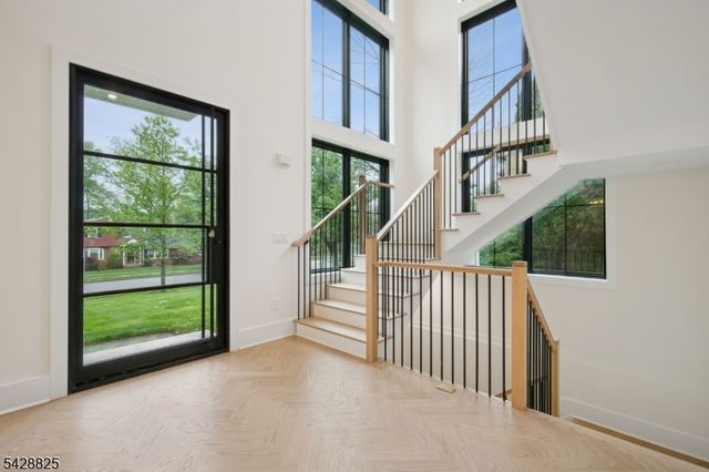 63 Hillside Ave, Livingston Twp., NJ 07039
