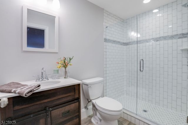 63 Hillside Ave, Livingston Twp., NJ 07039