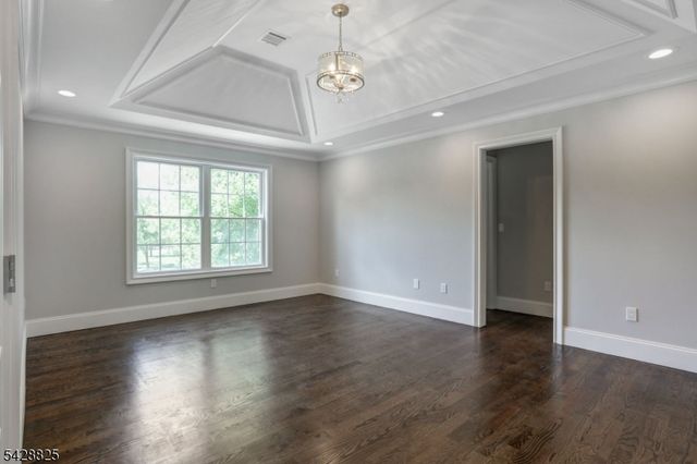 63 Hillside Ave, Livingston Twp., NJ 07039