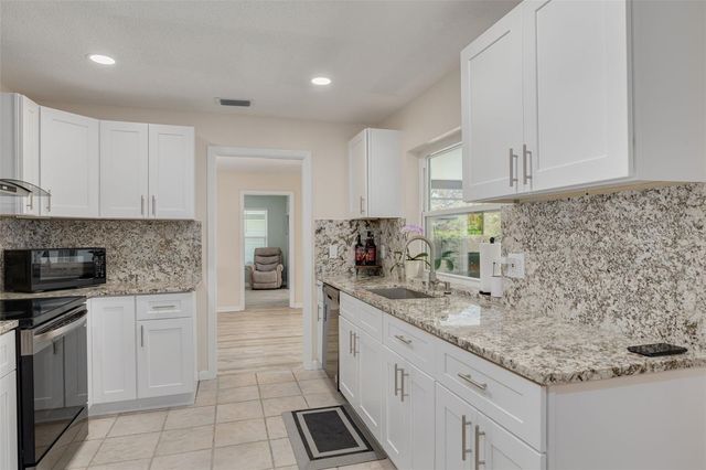8960 140TH STREET, Seminole, FL 33776