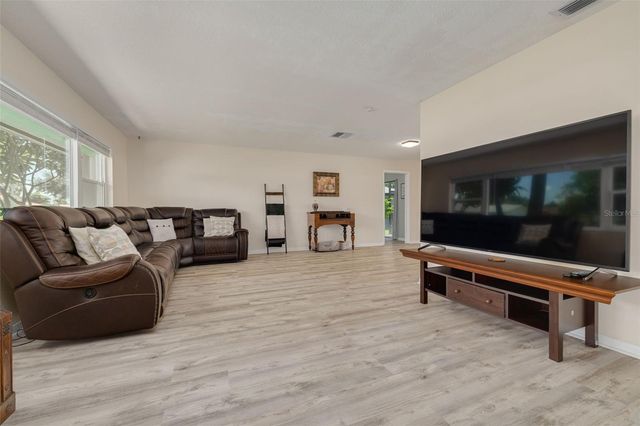 8960 140TH STREET, Seminole, FL 33776