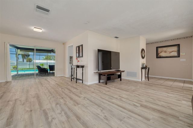 8960 140TH STREET, Seminole, FL 33776