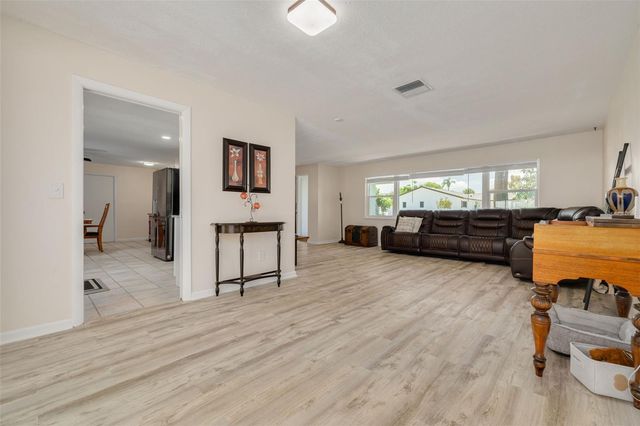8960 140TH STREET, Seminole, FL 33776