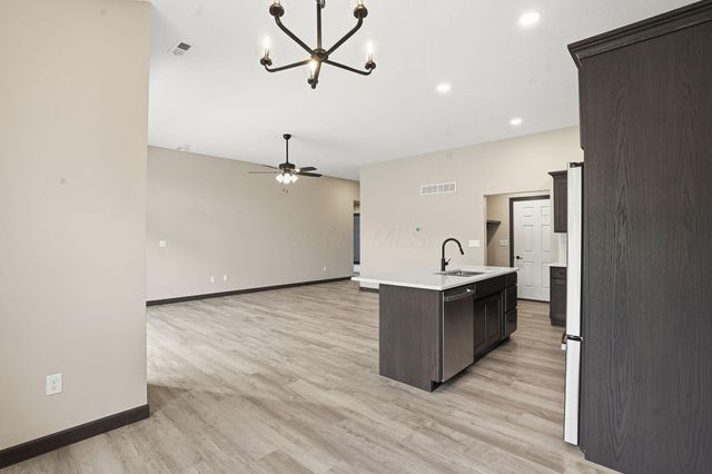 3452 Jamestown Drive, Zanesville, OH 43701