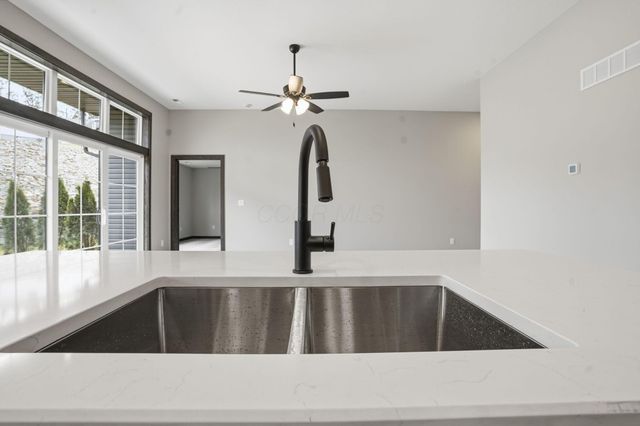 3452 Jamestown Drive, Zanesville, OH 43701