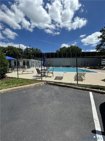 16 Wharfside Rd, Henrico, VA 23228