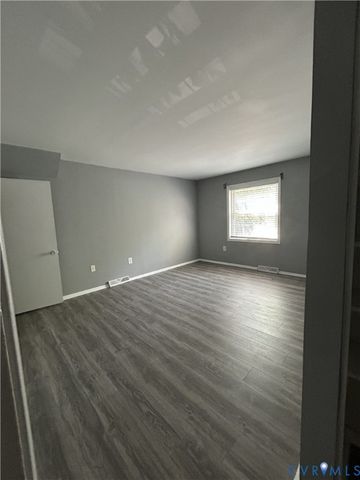 16 Wharfside Rd, Henrico, VA 23228