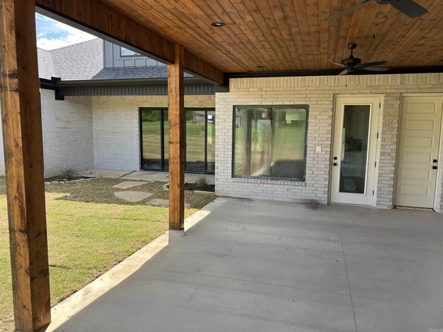 100 Liberty Oaks Trail, Alexander, AR 72002