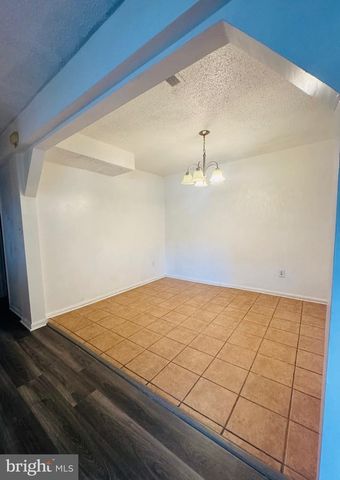 7990 LAKECREST DR, Greenbelt, MD 20770