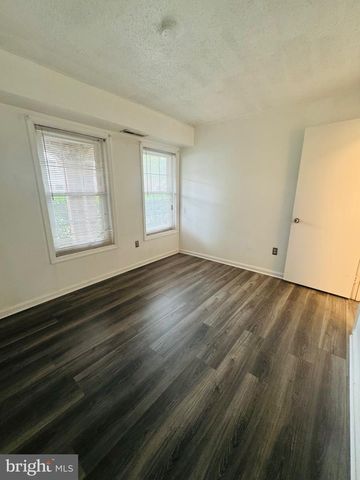 7990 LAKECREST DR, Greenbelt, MD 20770