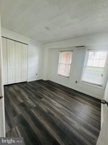 7990 LAKECREST DR, Greenbelt, MD 20770