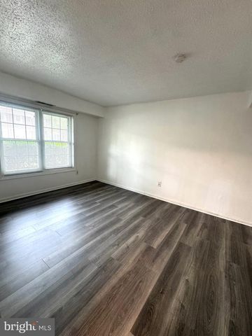 7990 LAKECREST DR, Greenbelt, MD 20770