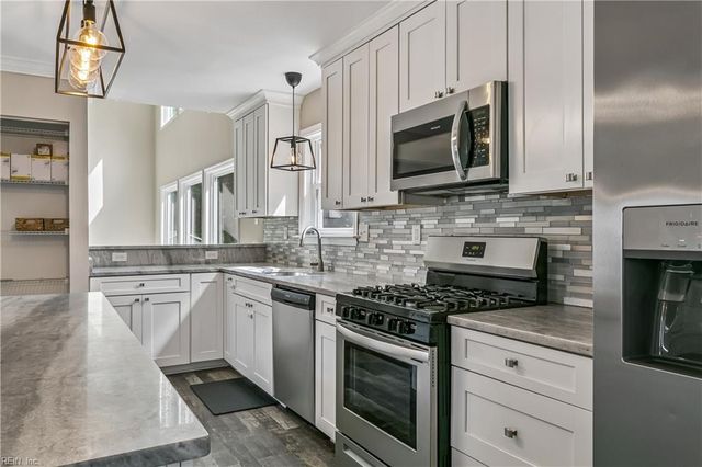 12 Edith Key ST, Hampton, VA 23666