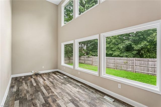 12 Edith Key ST, Hampton, VA 23666