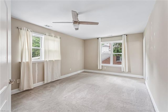 12 Edith Key ST, Hampton, VA 23666