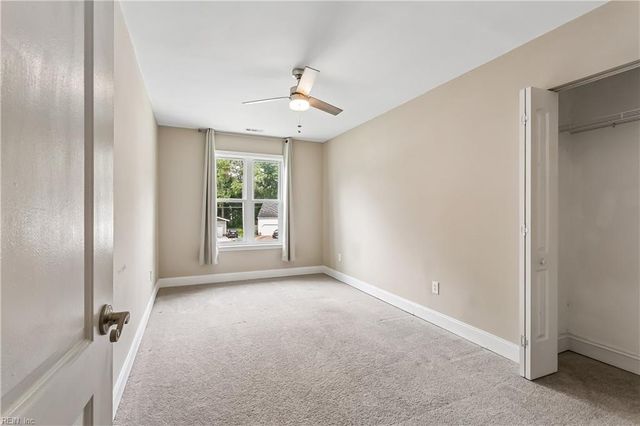 12 Edith Key ST, Hampton, VA 23666