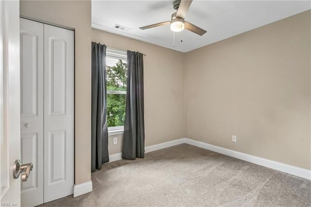 12 Edith Key ST, Hampton, VA 23666