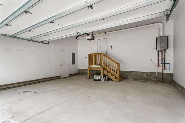 12 Edith Key ST, Hampton, VA 23666