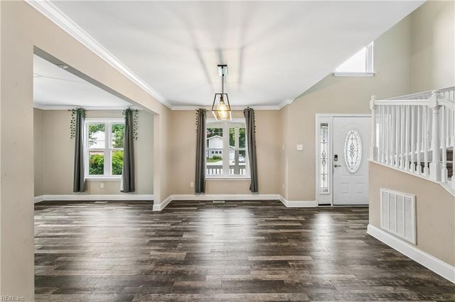 12 Edith Key ST, Hampton, VA 23666