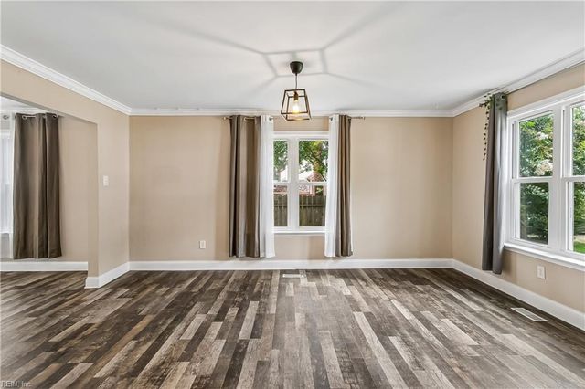 12 Edith Key ST, Hampton, VA 23666