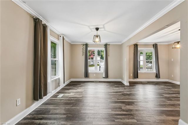 12 Edith Key ST, Hampton, VA 23666