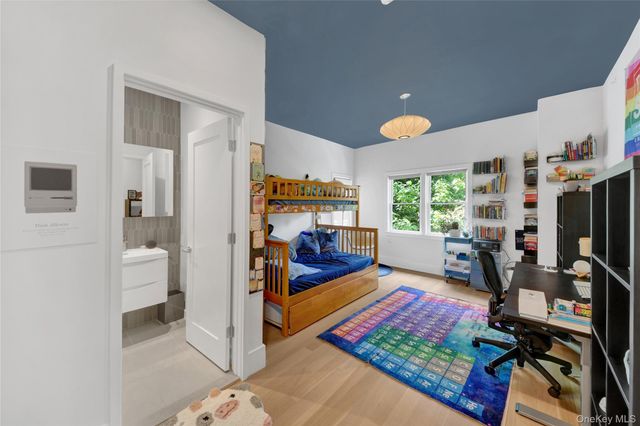 35 Landing Drive, Dobbs Ferry, NY 10522