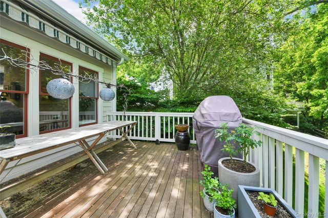 35 Landing Drive, Dobbs Ferry, NY 10522