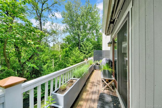 35 Landing Drive, Dobbs Ferry, NY 10522