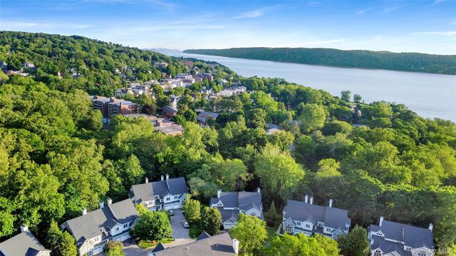 35 Landing Drive, Dobbs Ferry, NY 10522