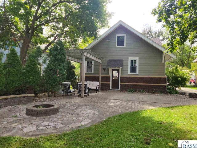 622 Nicollet Avenue, North Mankato, MN 56003